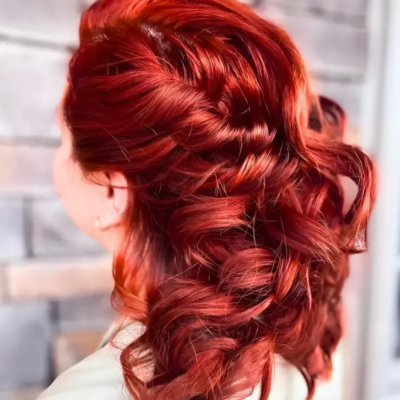 Elegant Style Redhead