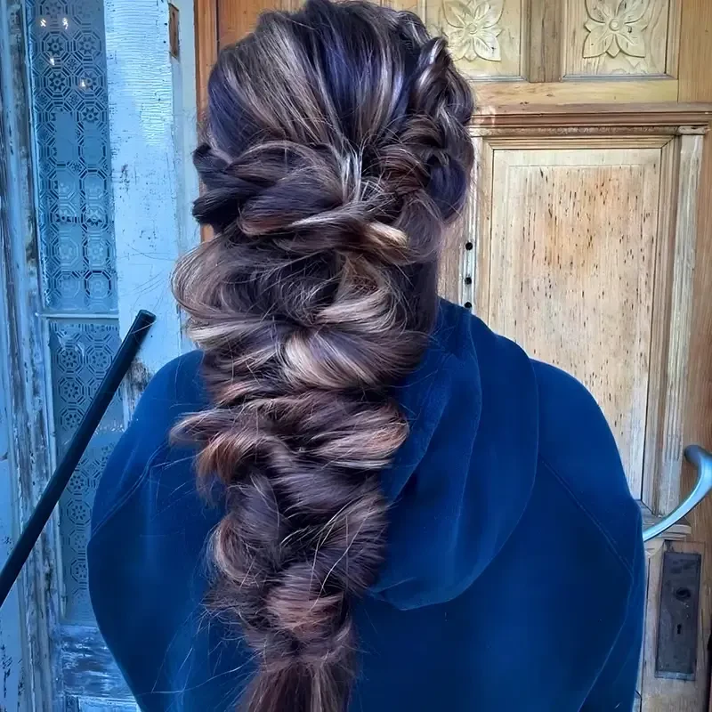 Elegant Style Brunette